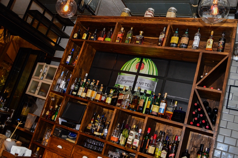 Bistrobar Live Hamra on Saturday Night